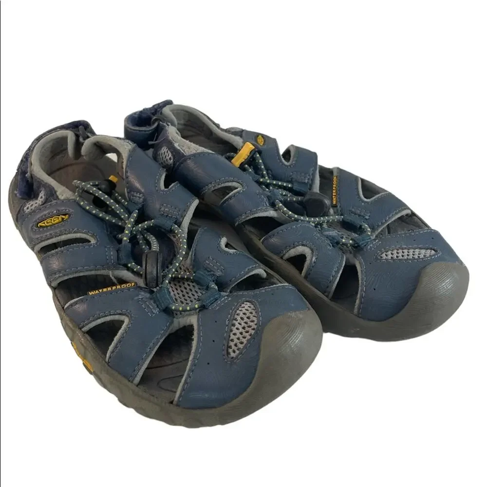 Keen kids waterproof sandals size 2 Preowned